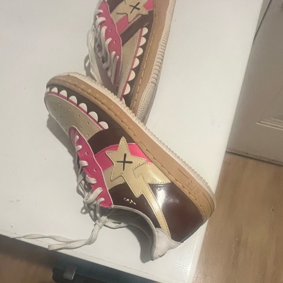 Used sneaker one spot right sneaker. Size 10 no box - Picture 2 of 9